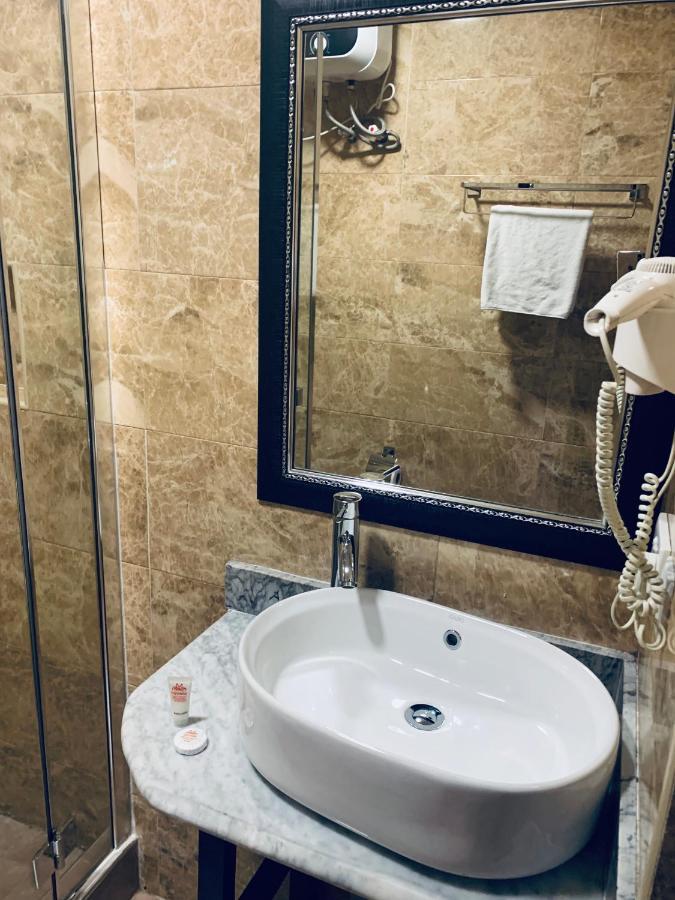 Msquare Hotel Gra Ikeja Bagian luar foto