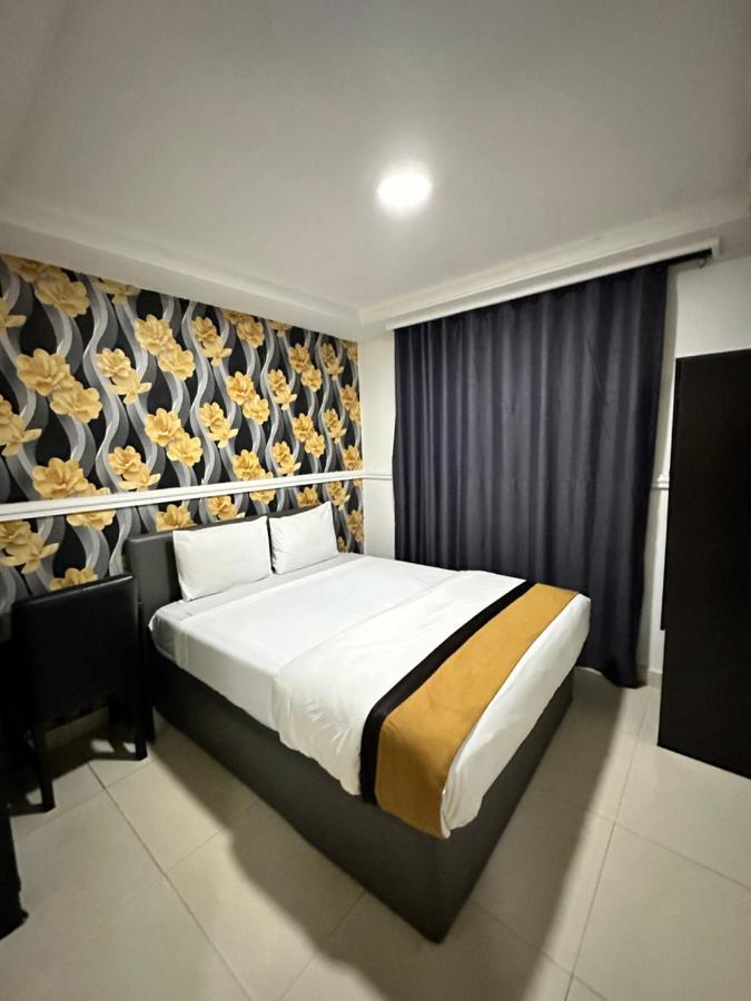 Msquare Hotel Gra Ikeja Bagian luar foto