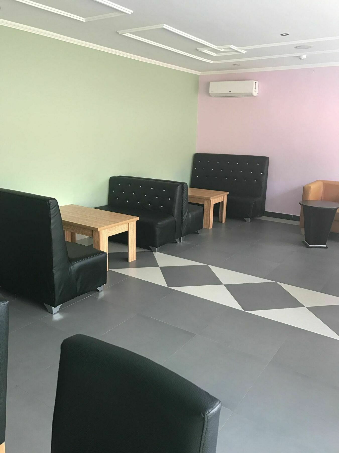 Msquare Hotel Gra Ikeja Bagian luar foto