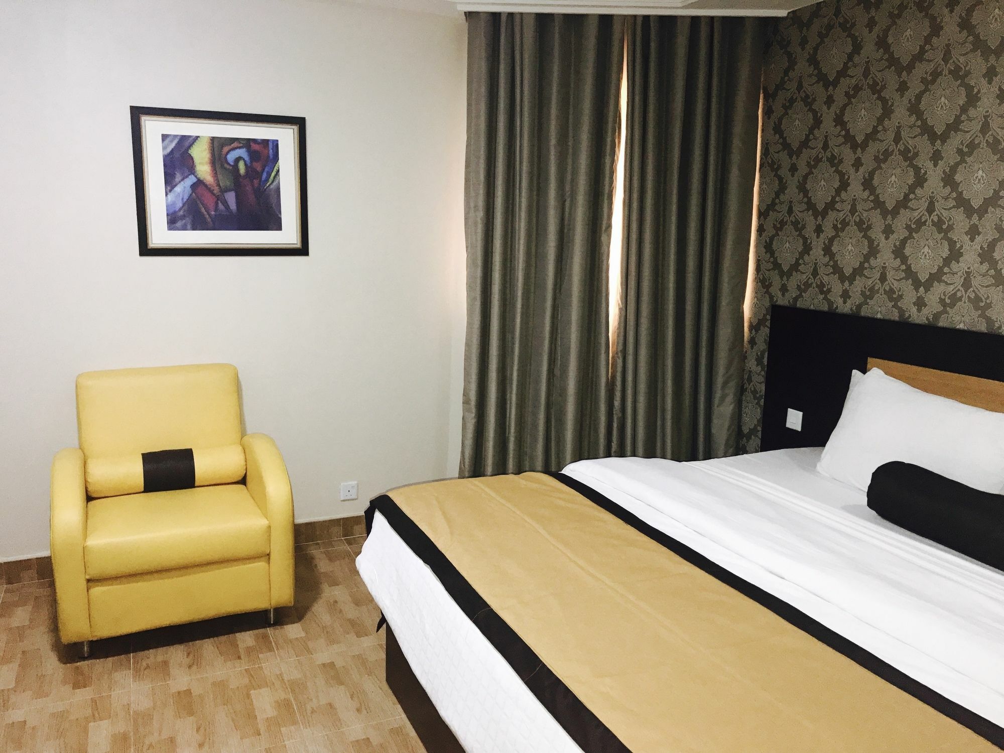 Msquare Hotel Gra Ikeja Bagian luar foto