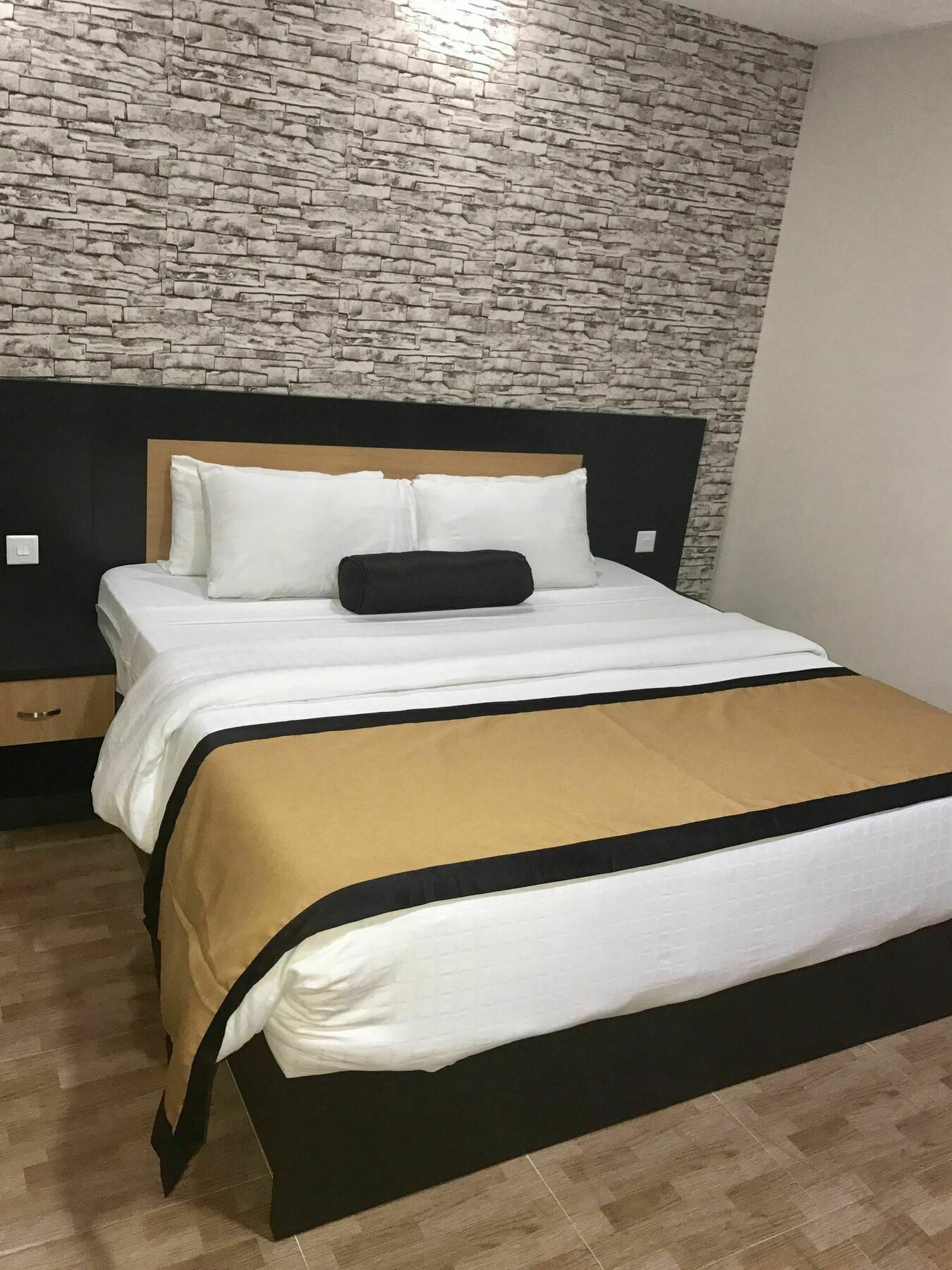 Msquare Hotel Gra Ikeja Bagian luar foto