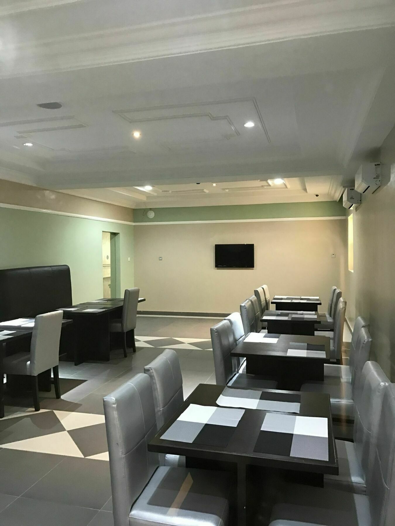 Msquare Hotel Gra Ikeja Bagian luar foto