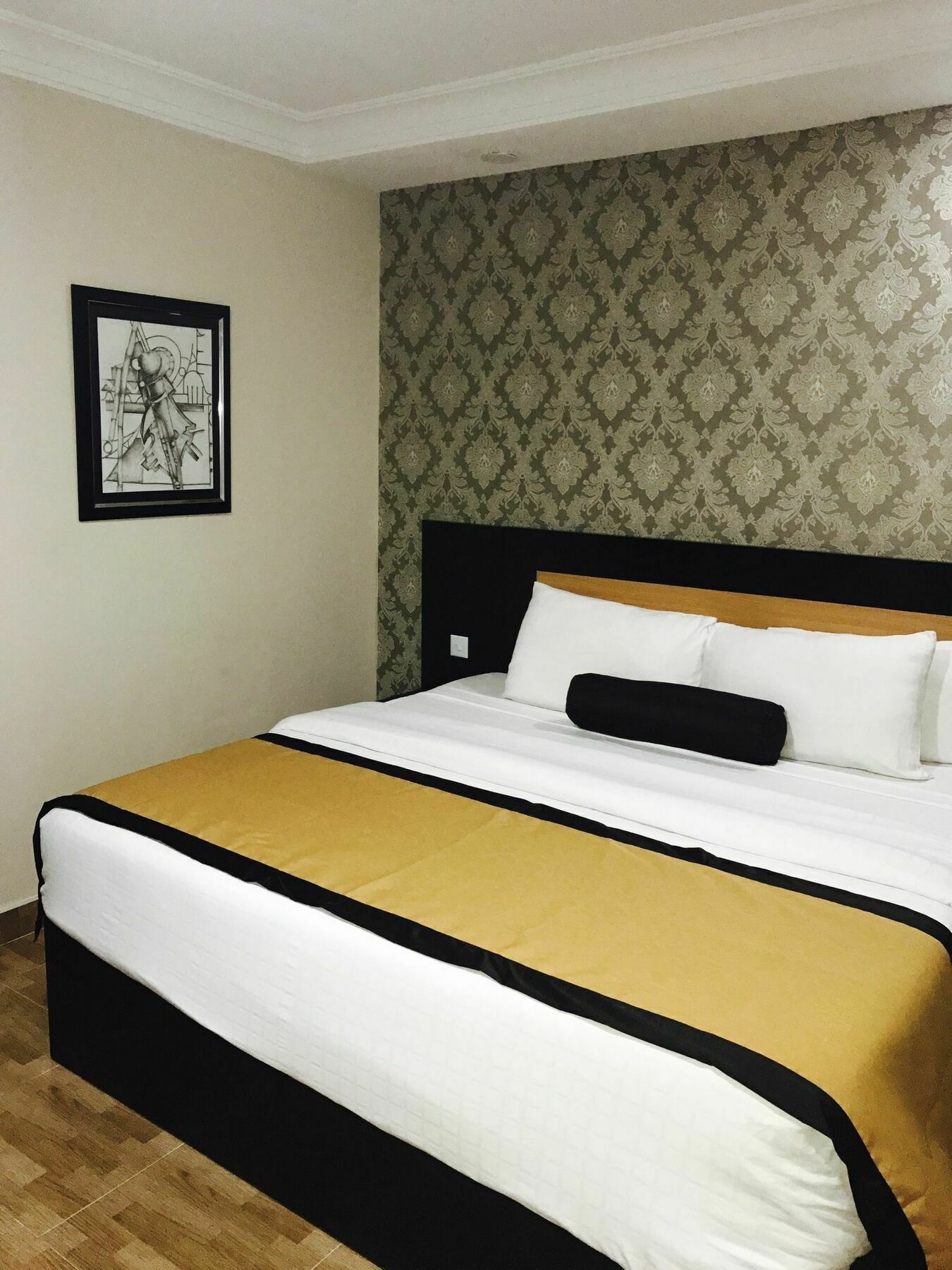 Msquare Hotel Gra Ikeja Bagian luar foto